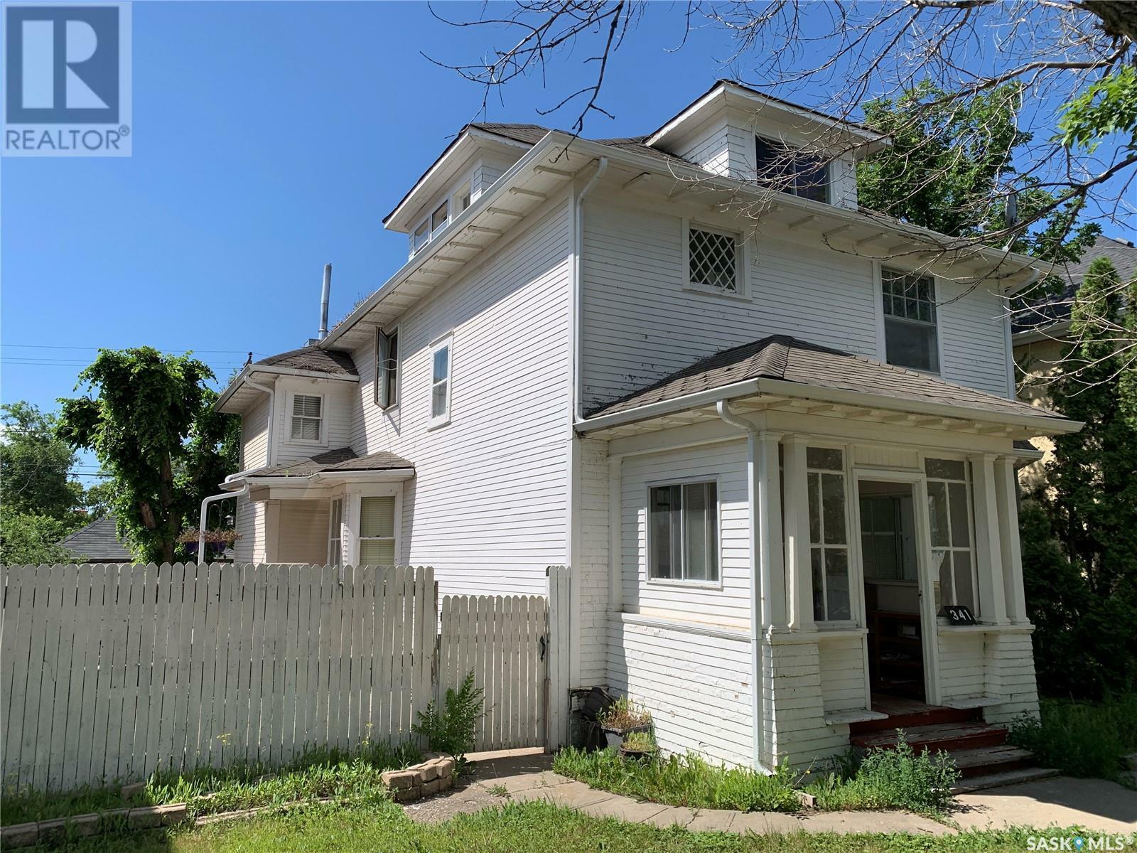 Photo de la propriété:  341 Ominica Street W  SK S6H 1X6 