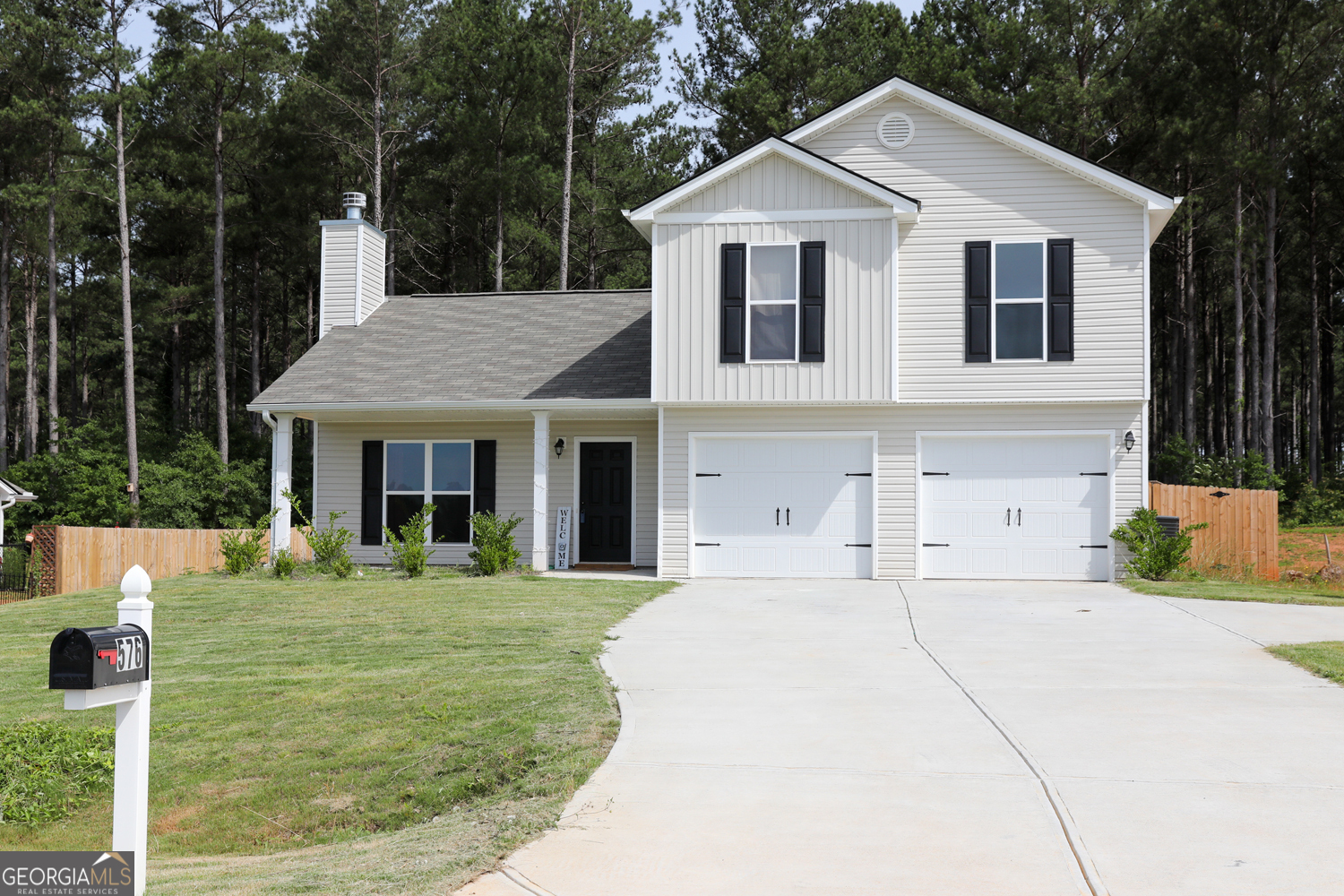 Property Photo:  576 Walnut Drive  GA 30643 