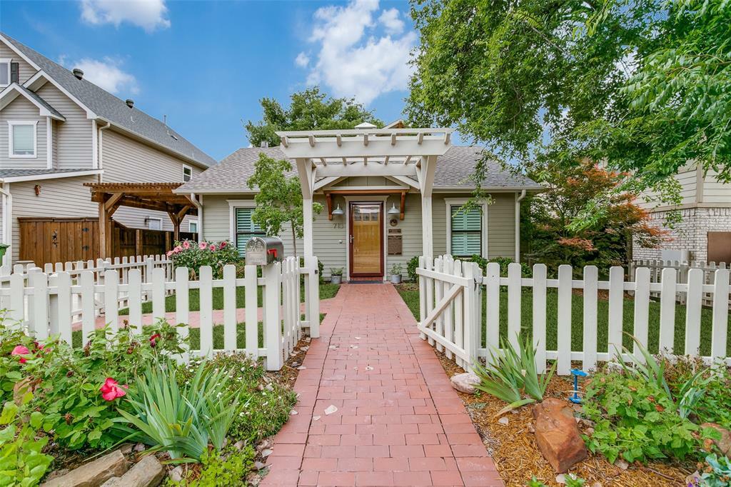 Property Photo:  713 E Texas Street  TX 76051 