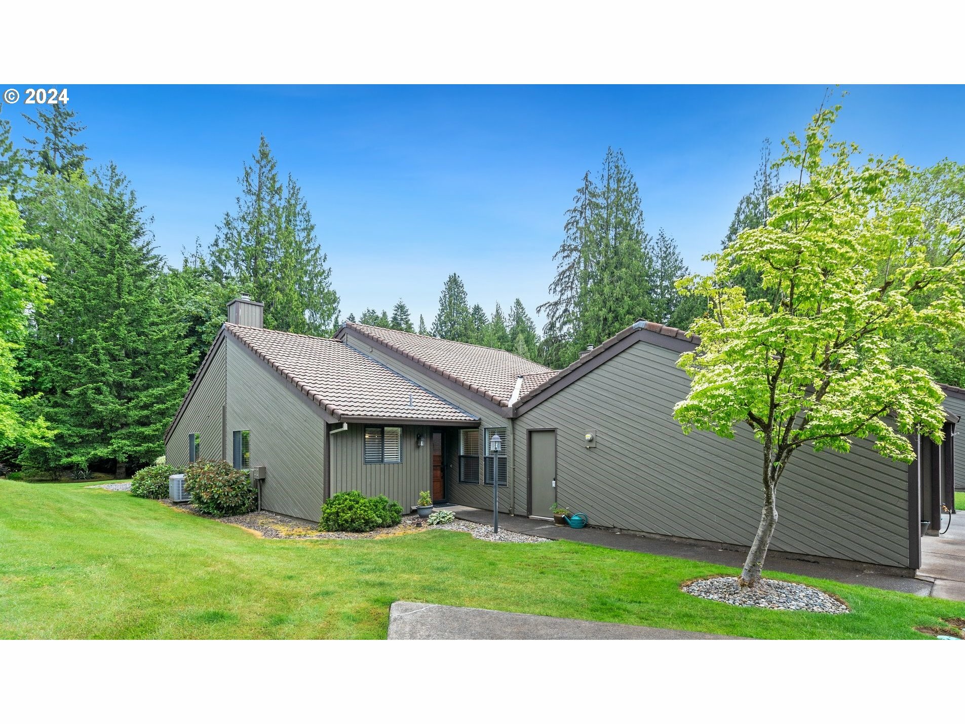 Property Photo:  13838 NW 10th Ct  WA 98685 