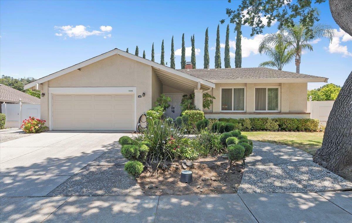 Property Photo: 6808 Royalwood Way CA 95120