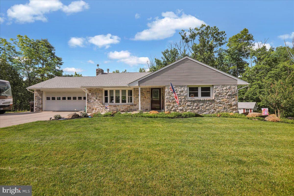 Property Photo:  2531 Deep Creek Road  PA 18074 