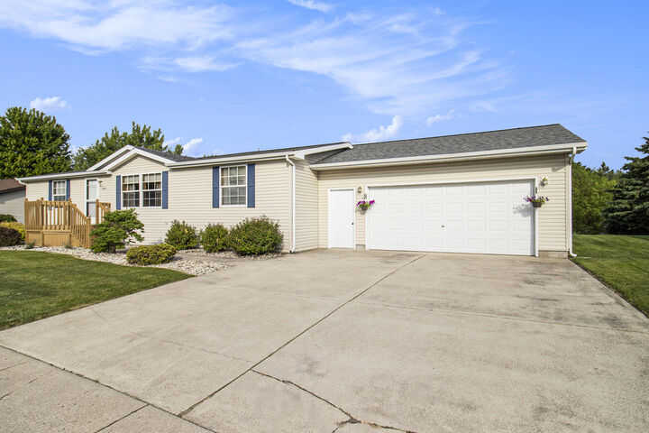 1333 Wildfield Lane  Fremont MI 49412 photo