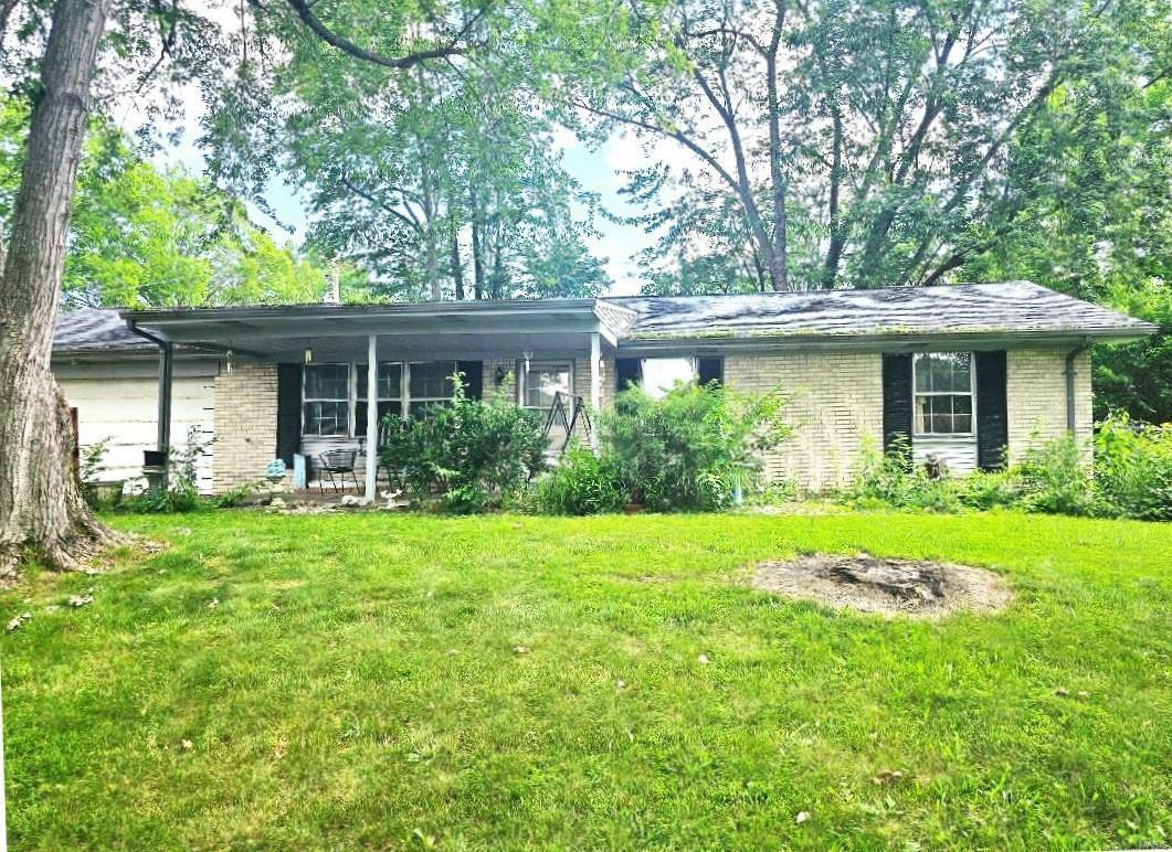 Property Photo:  1818 Menard Drive  IL 62220 