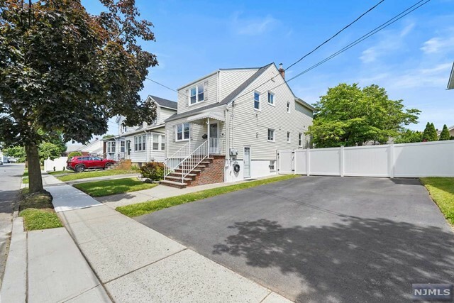 Property Photo:  44 York Road  NJ 07031 