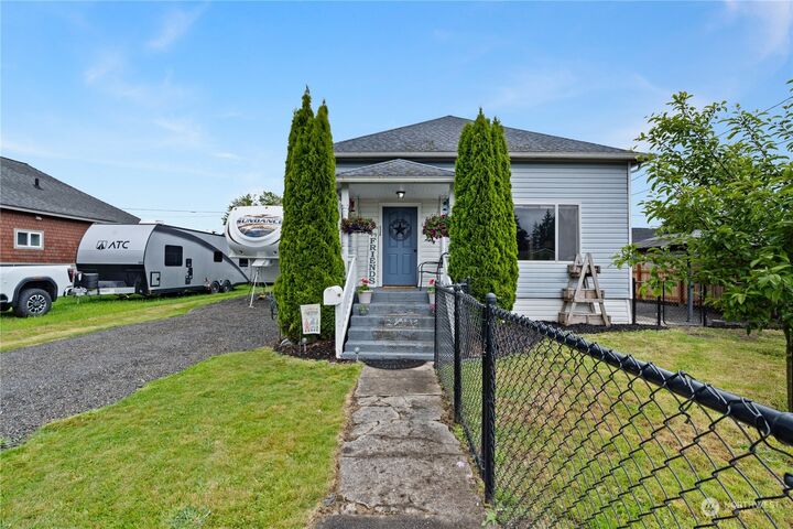 Property Photo: 530 S 6th Street WA 98563