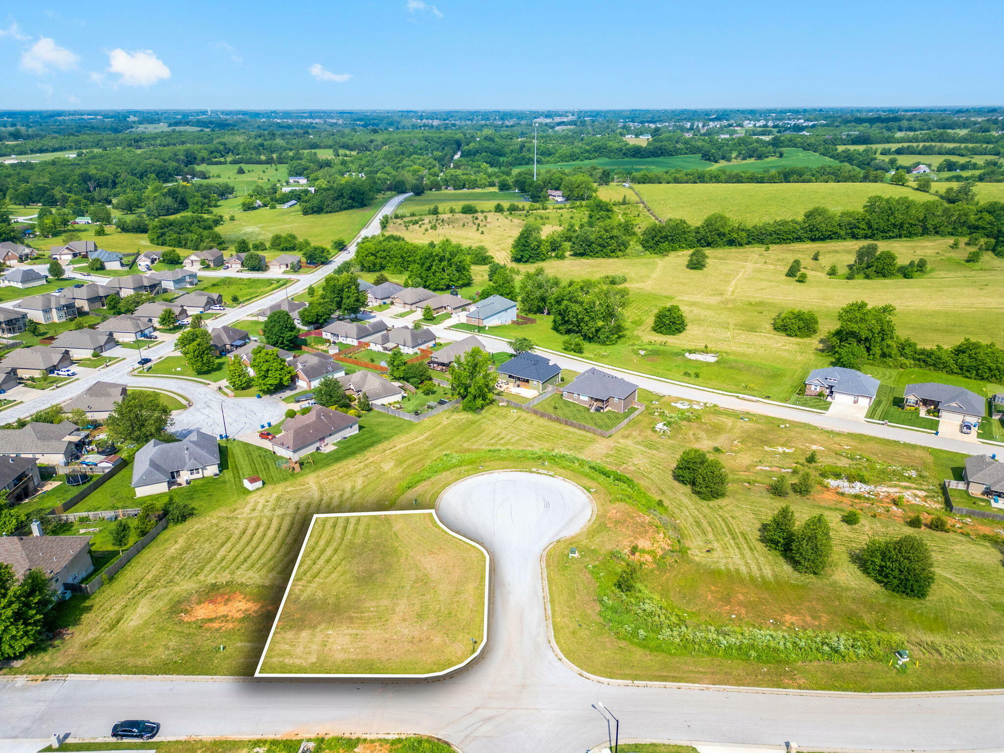 Property Photo: 2606 W Summerset Street MO 65721