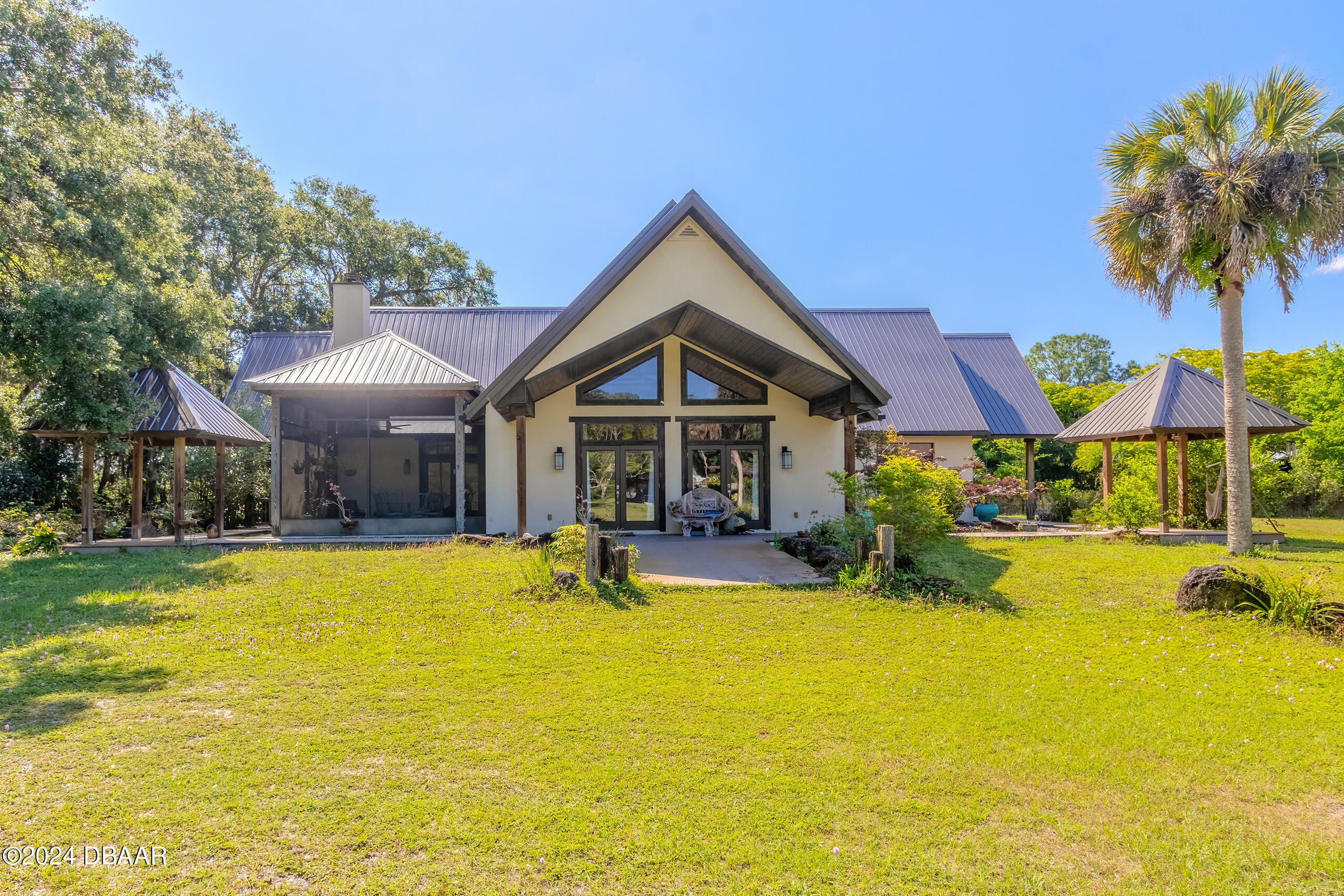 Property Photo: 760 Russell Road FL 32168