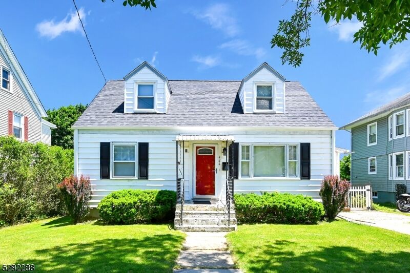 Property Photo:  424 Sharp St  NJ 07840 