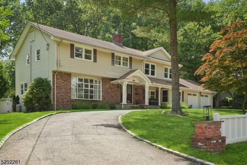 Property Photo: 17 Bonnyview Dr NJ 07039
