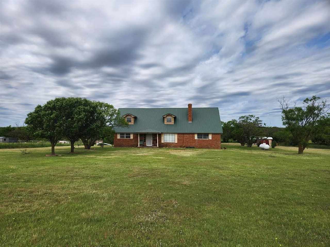 Property Photo:  303 NW 287th St  OK 73552 