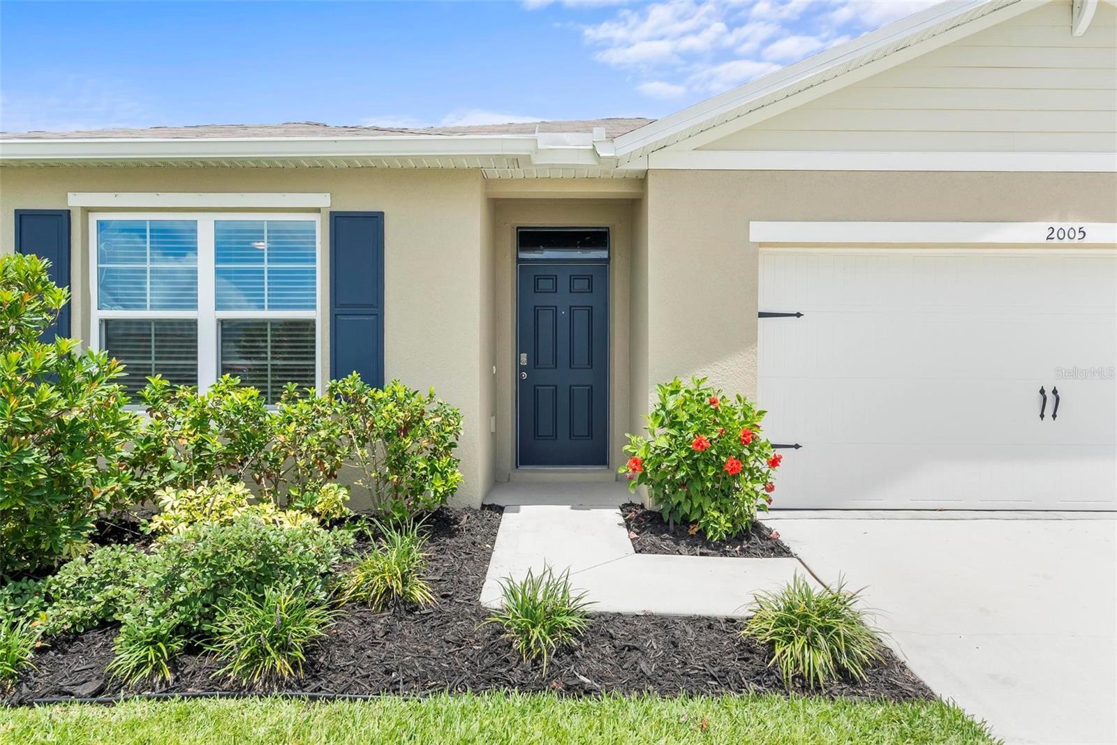 Property Photo: 2005 Glenbrooke Road FL 32141