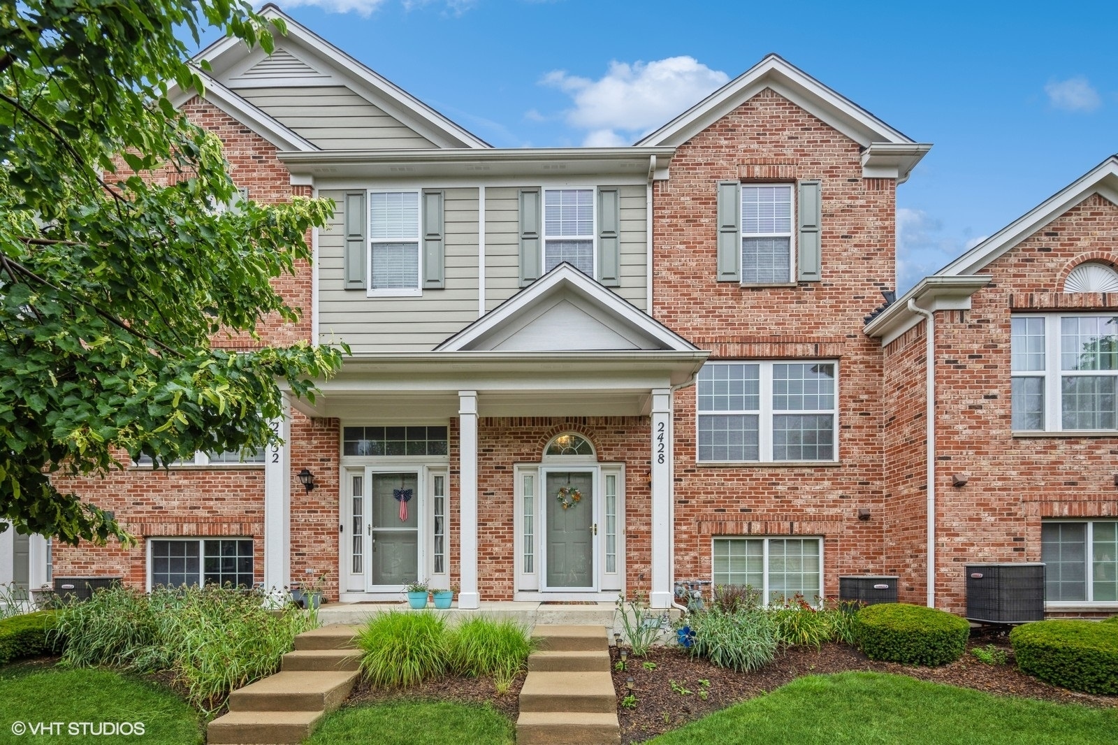 Property Photo: 2428 Anna Way IL 60124