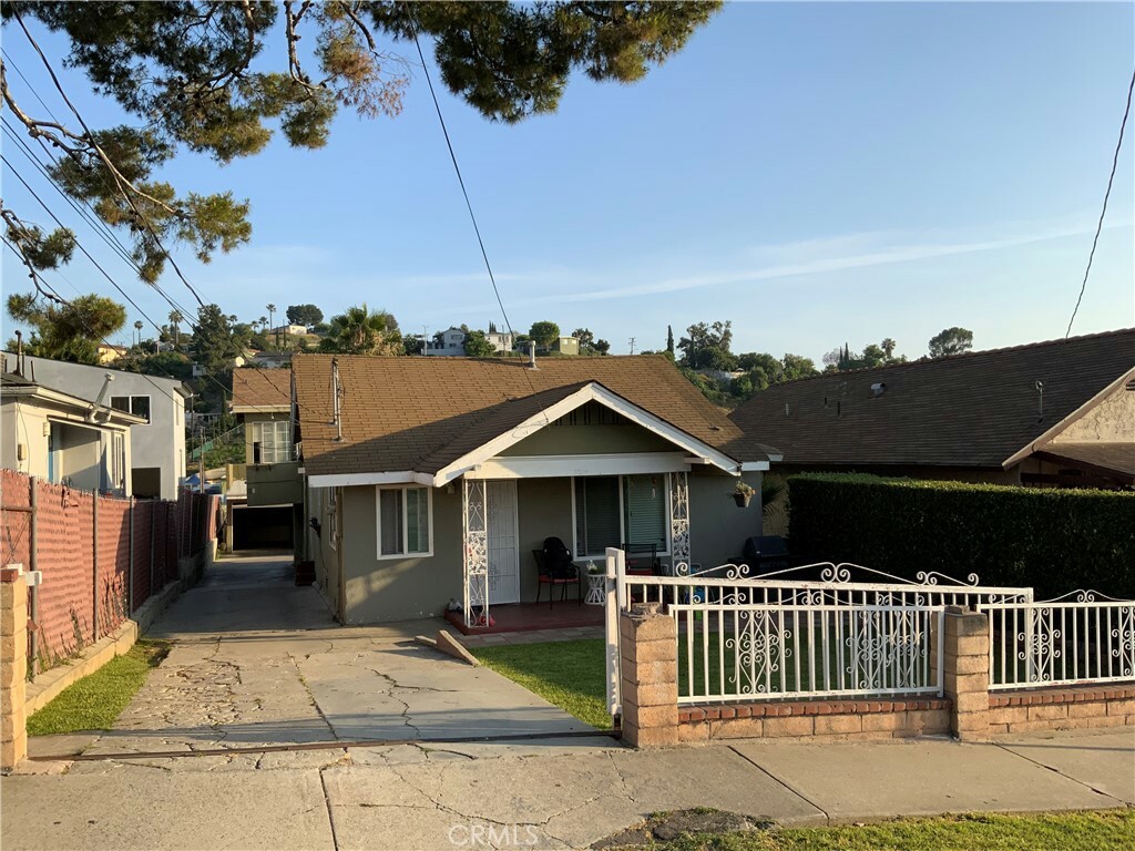 Property Photo:  3314 Whiteside  CA 90063 