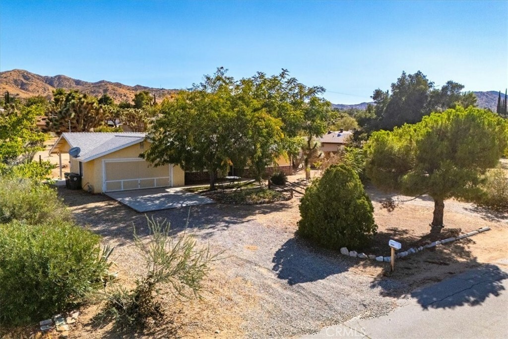 Property Photo:  56641 Zuni Trail  CA 92284 