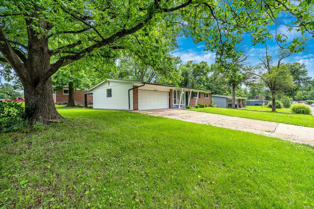 Property Photo:  2330 Hallwood Drive  MO 63136 