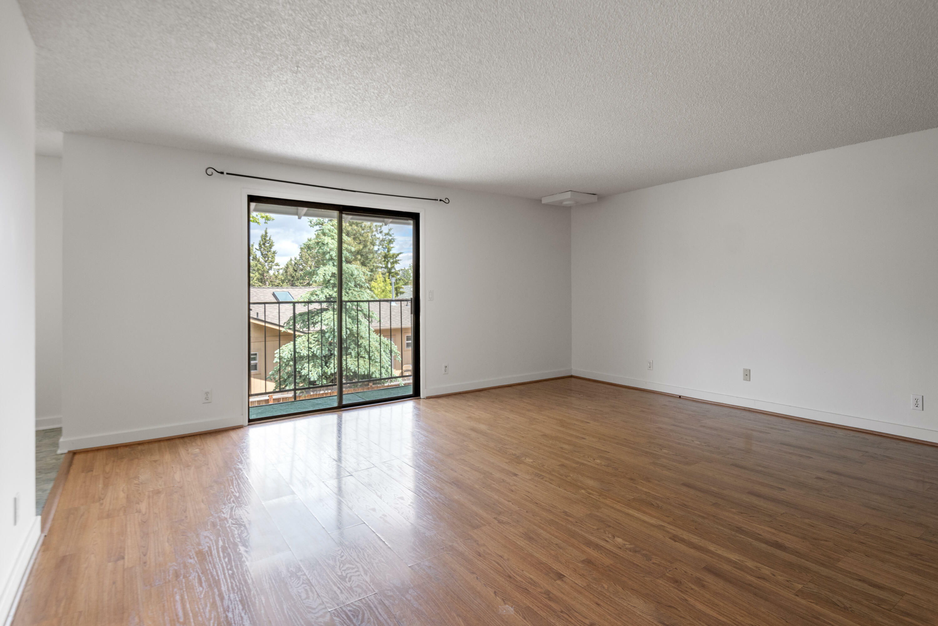 Property Photo:  1630 SE Tempest Drive 15  OR 97702 