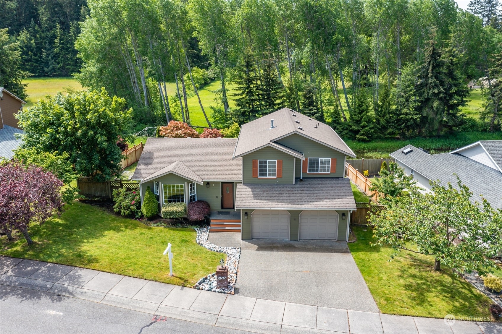 Property Photo:  855 SW Eagle Vista Avenue  WA 98277 