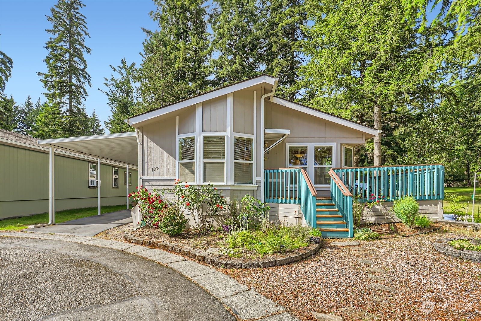 Property Photo:  18425 NE 95th Street 199  WA 98052 