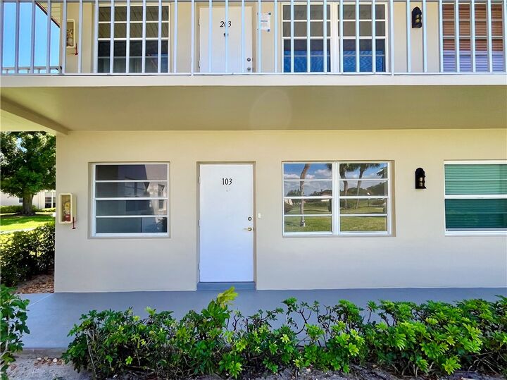33 Pine Arbor Lane 103  Vero Beach FL 32962 photo