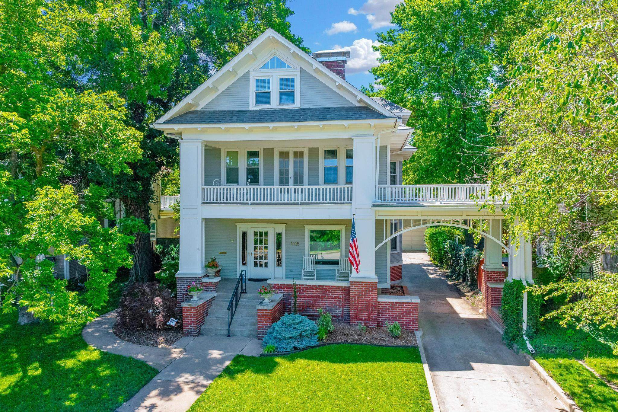 Property Photo:  1115 W River Blvd  KS 67203 