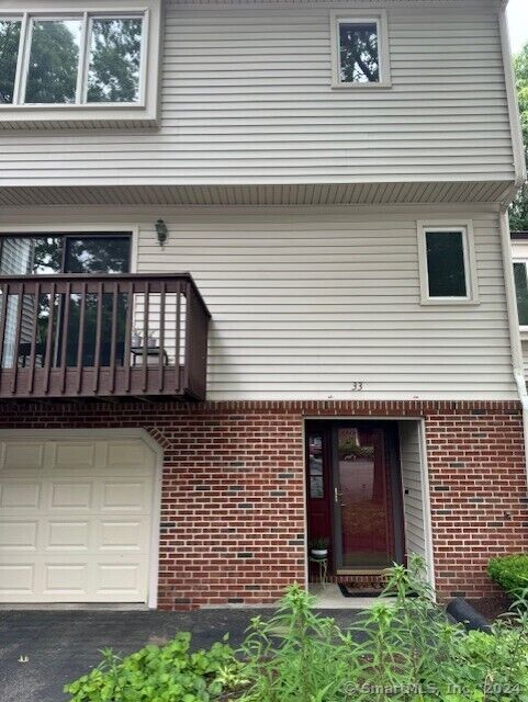 Property Photo: 33 Huntington Heights 33 CT 06484
