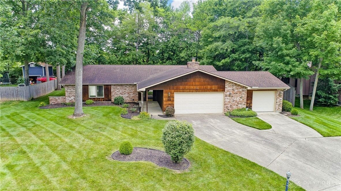 Property Photo: 2479 Beechknoll Point OH 45458