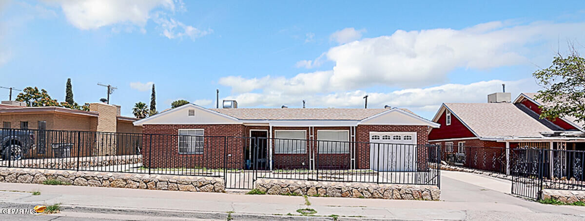 Property Photo:  908 Argentina Street  TX 79903 