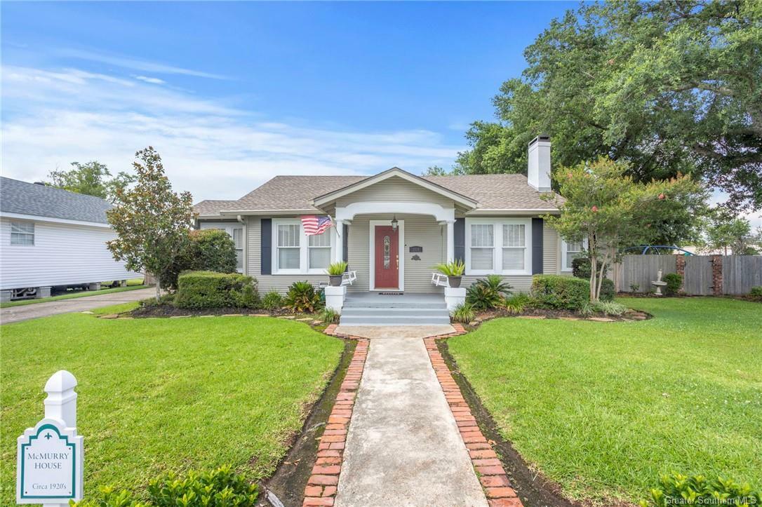 Property Photo: 204 W Elizabeth Street LA 70663