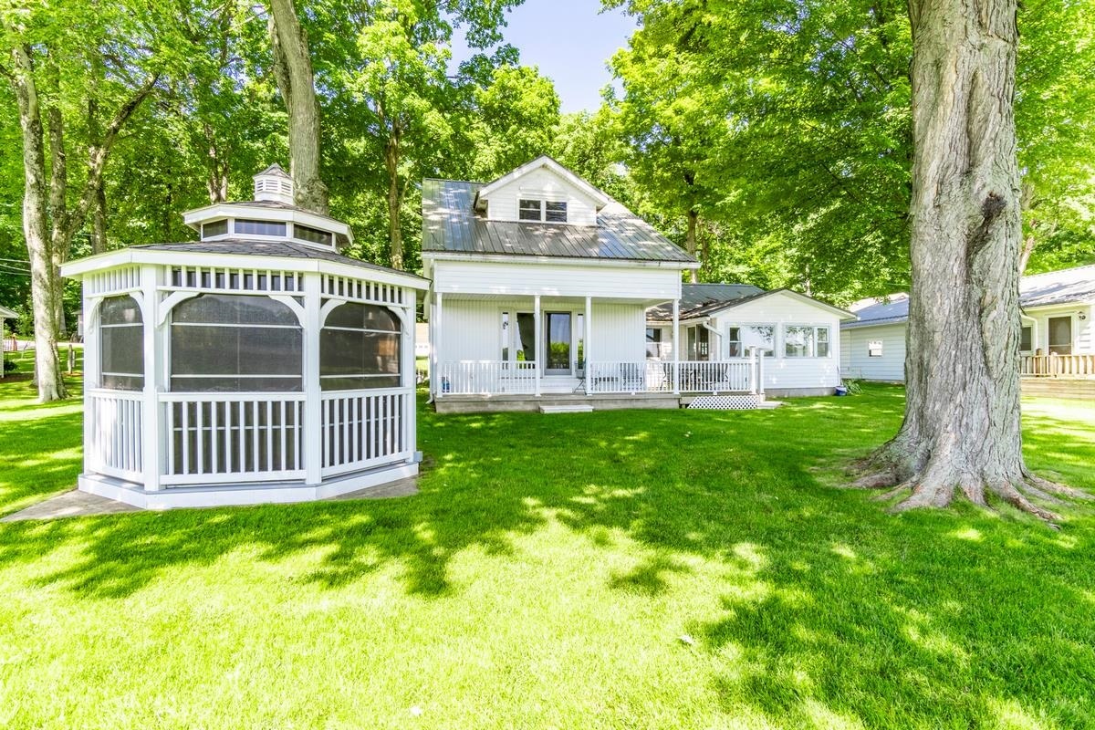 Property Photo: 1395 S 460 E IN 46761