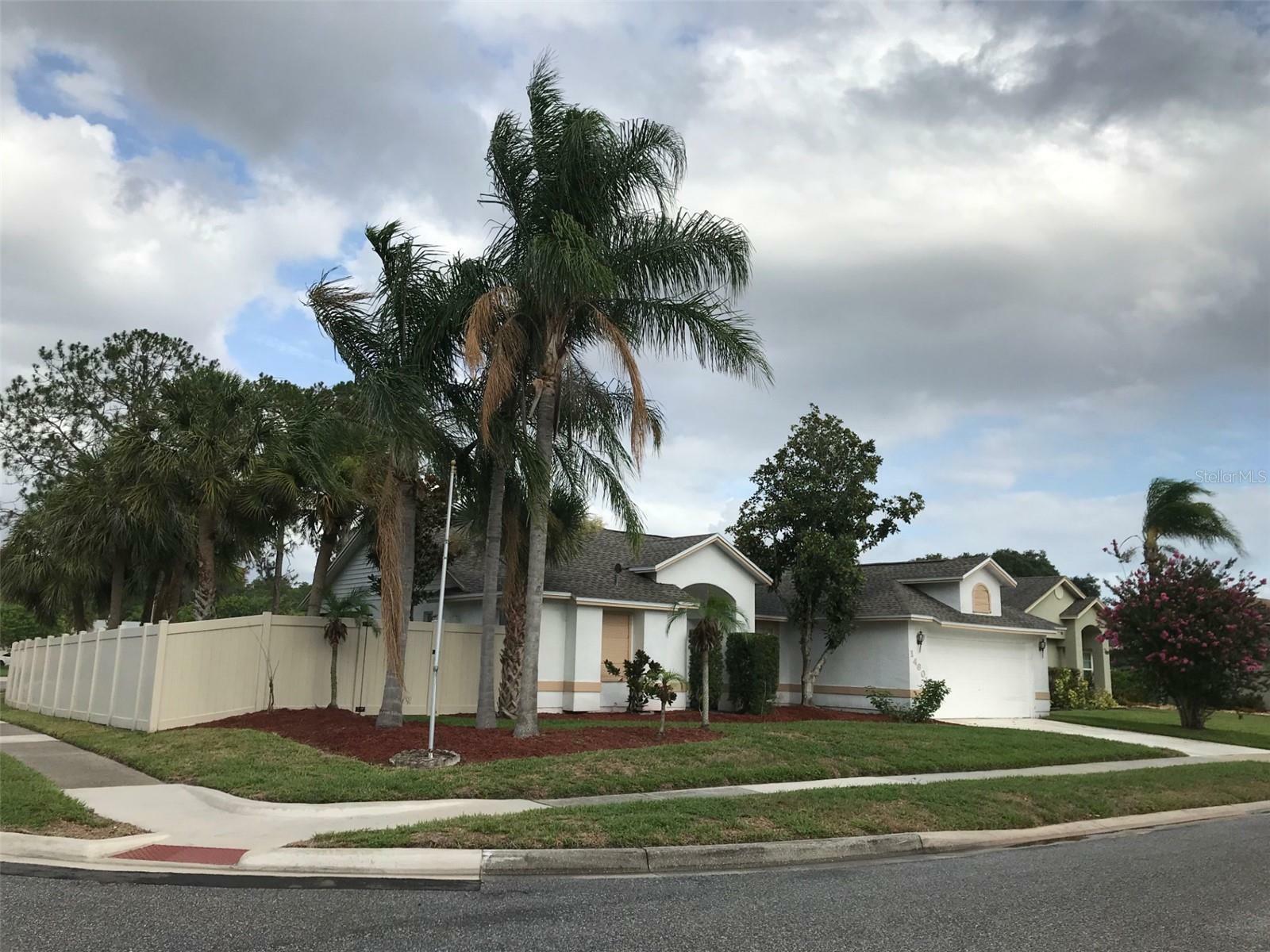 Property Photo:  14601 Eagles Crossing Drive  FL 32837 