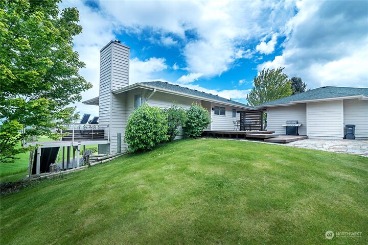 Property Photo: 1171 Mellergaard Road WA 98926