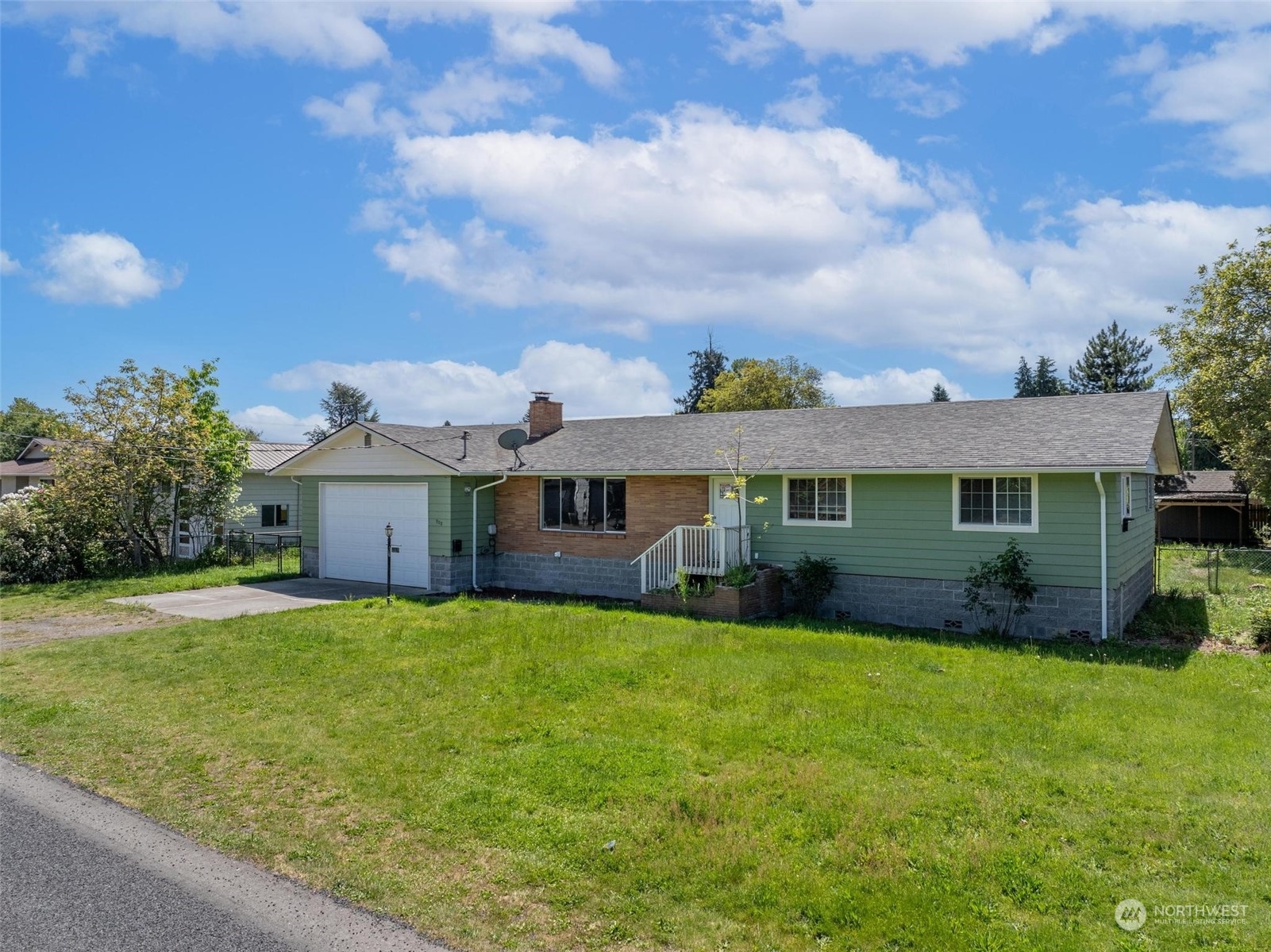 Property Photo:  908 W Chestnut Street  WA 98531 