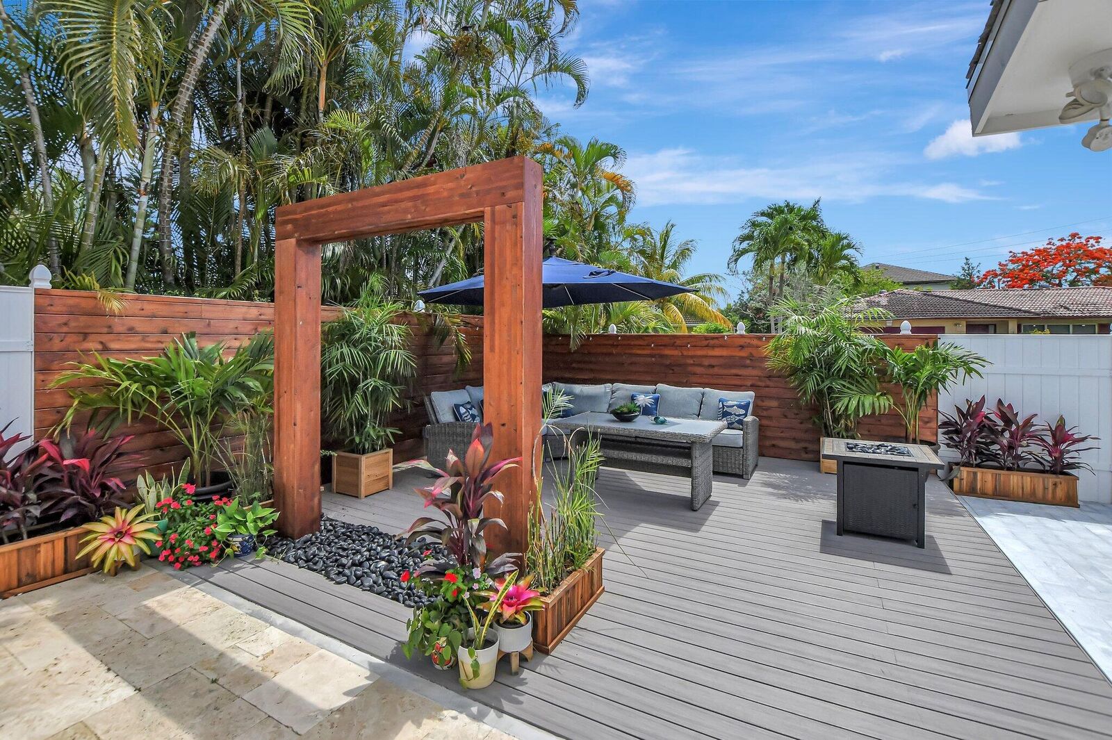 Property Photo: 1001 W Palmetto Park Road FL 33486
