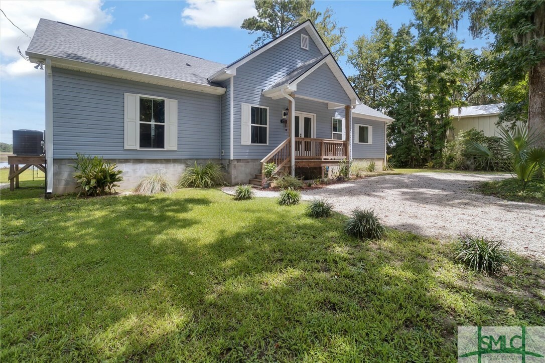 Property Photo:  221 E 1st Street  GA 31320 