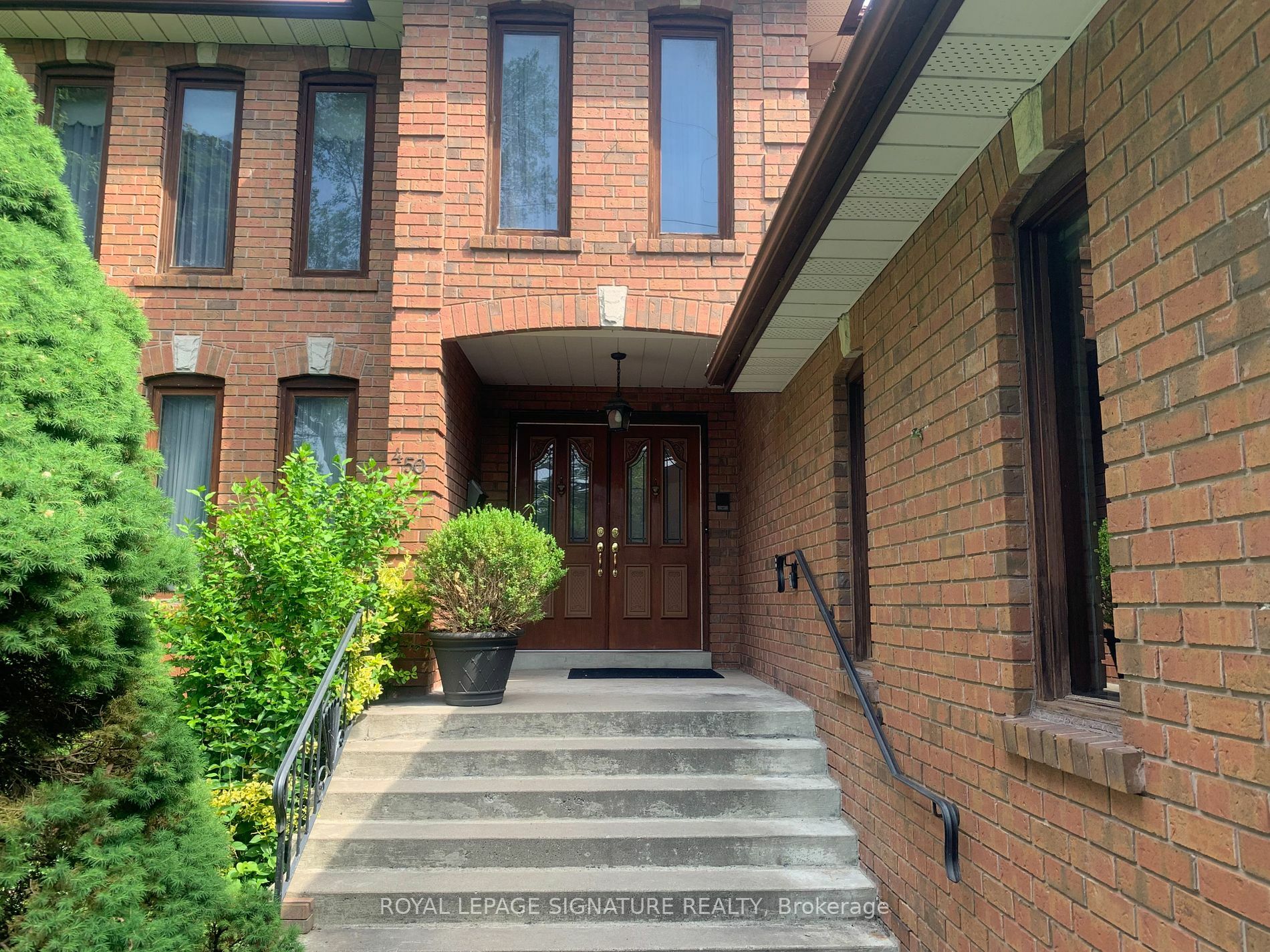 Property Photo:  450 O'Connor Dr  ON M4J 2W6 