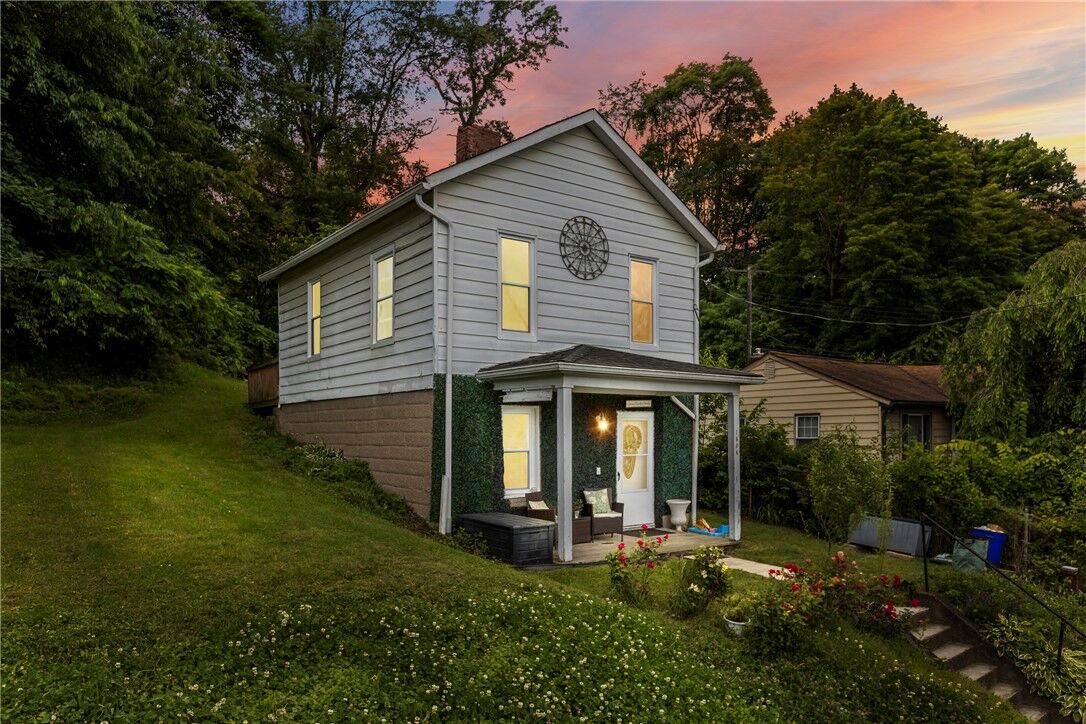 Property Photo:  1606 Hiland Ave  PA 15108 