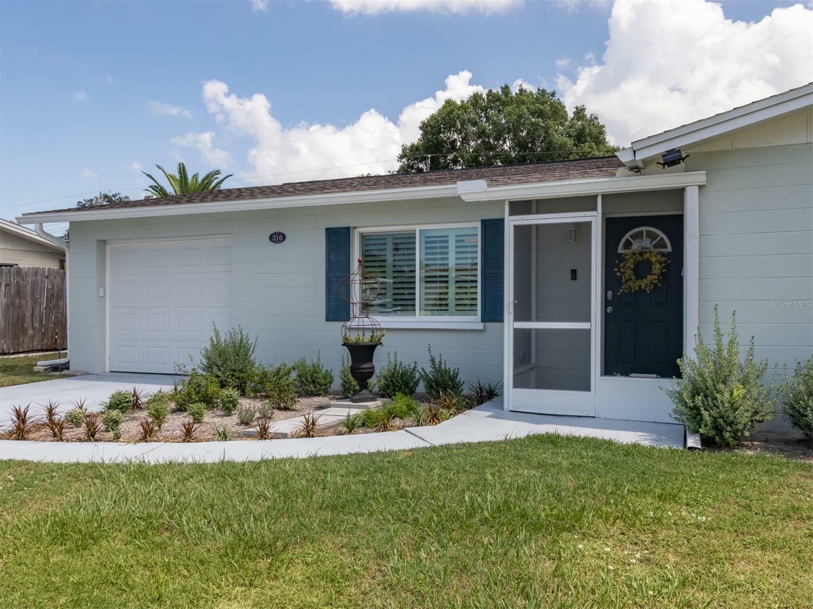 Property Photo:  316 Dorchester Drive  FL 34293 