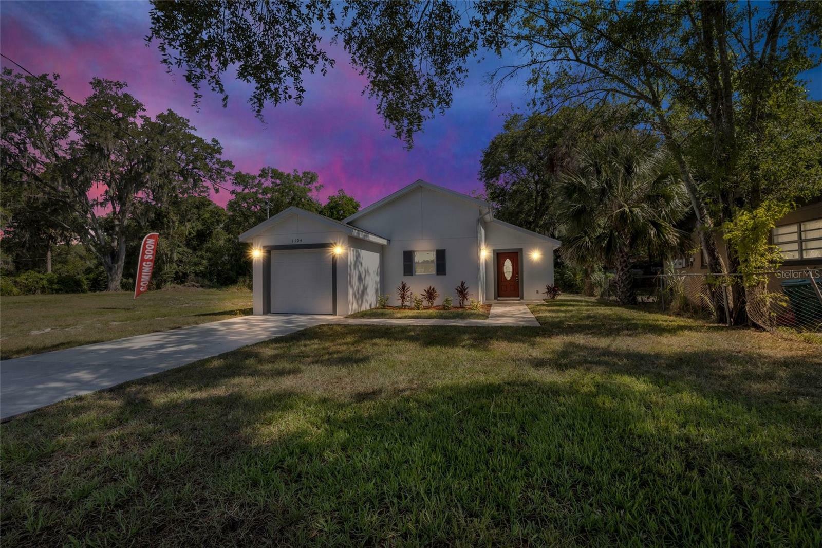 Property Photo:  1104 W 3rd Street  FL 32771 