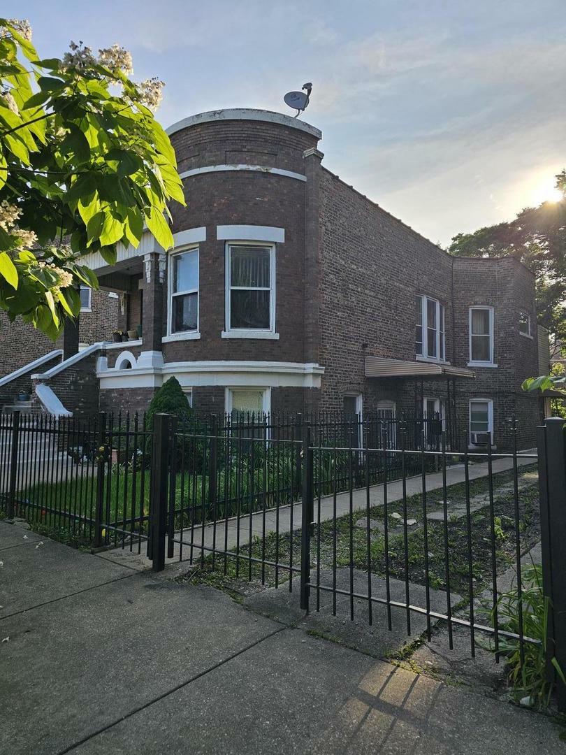 Property Photo:  1825 S Lawndale Avenue  IL 60623 