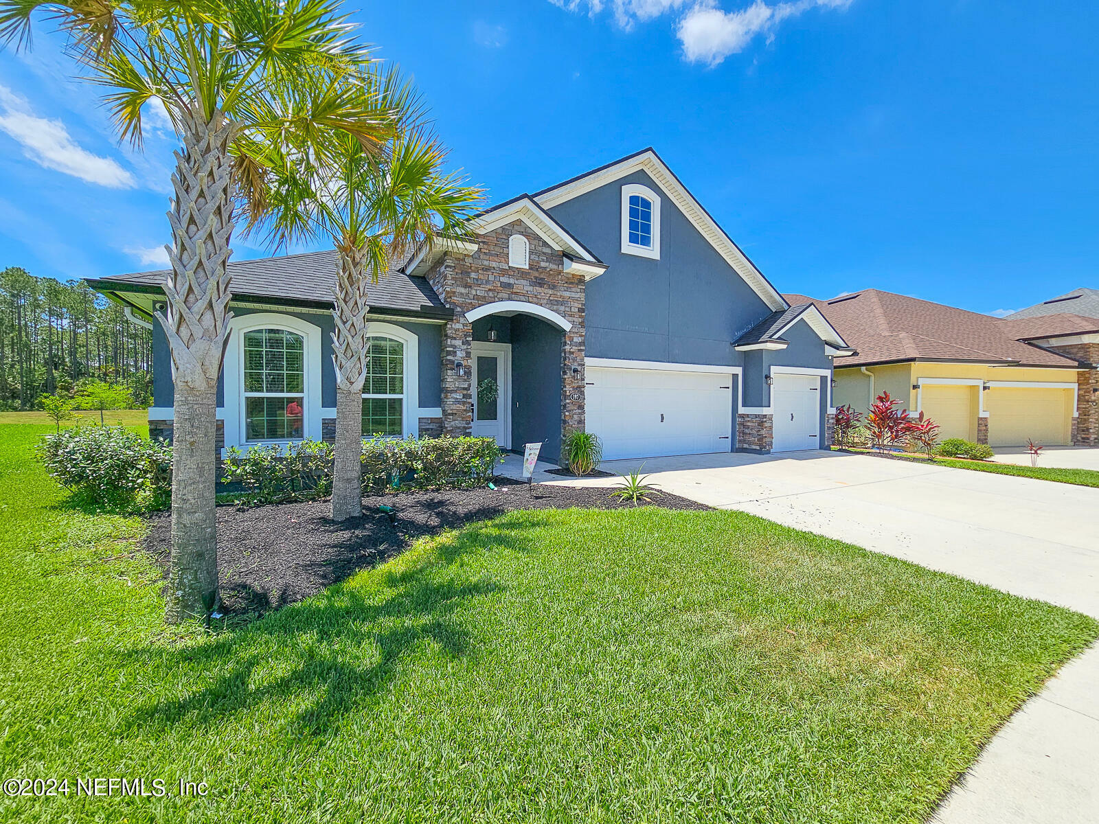 Property Photo:  197 S Coopers Hawk Way  FL 32164 