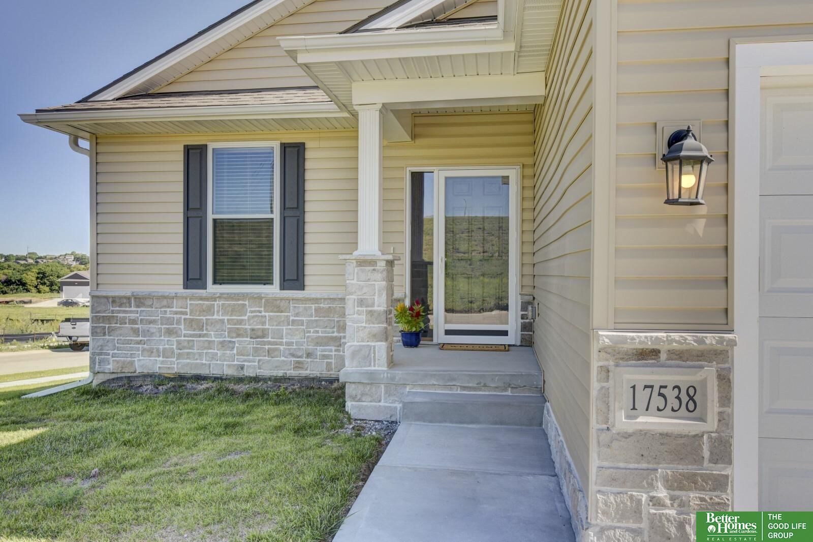 Property Photo: 17607 Greenleaf Street NE 68136