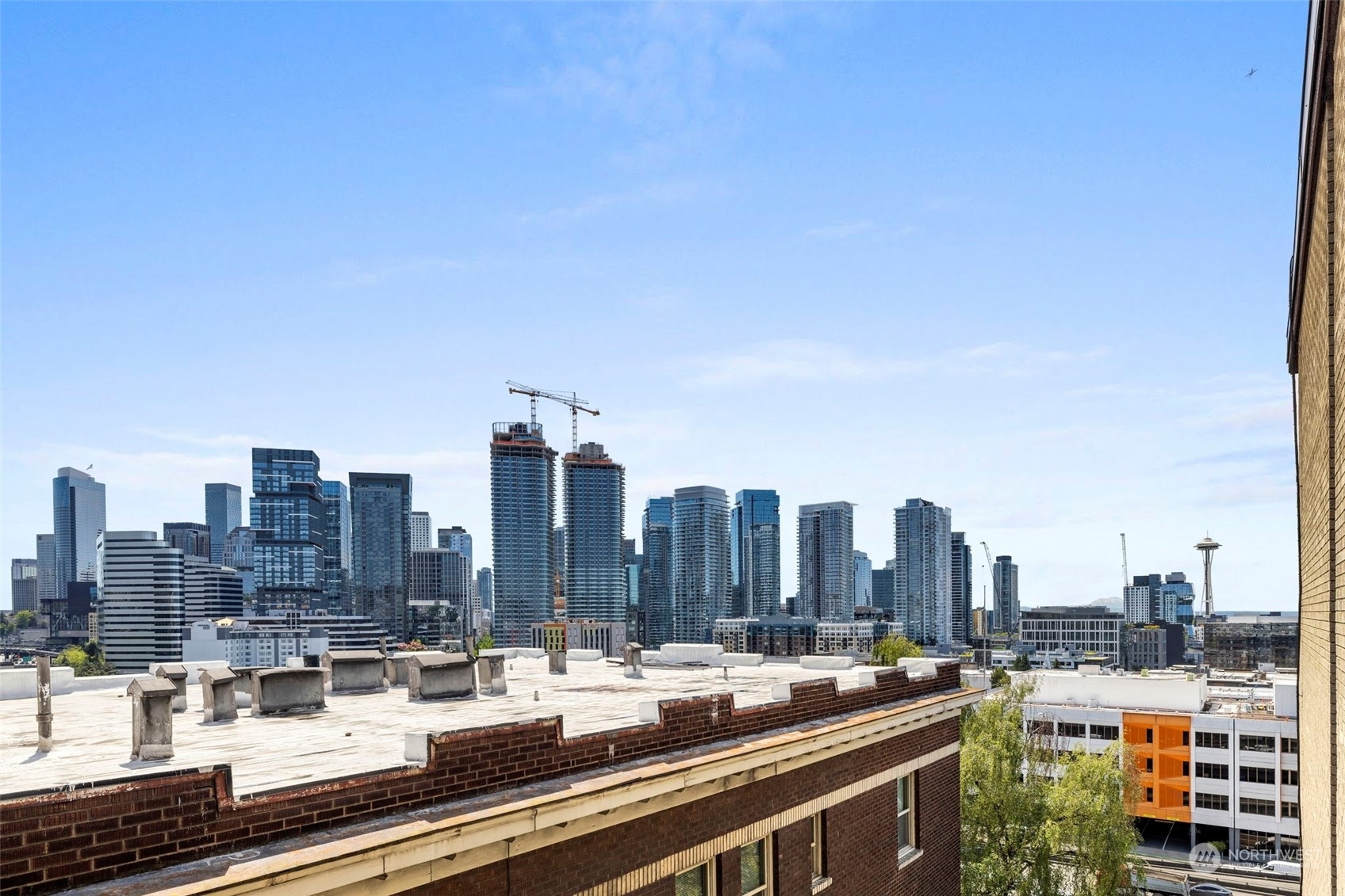 Property Photo: 320 Melrose Avenue E 606 WA 98102