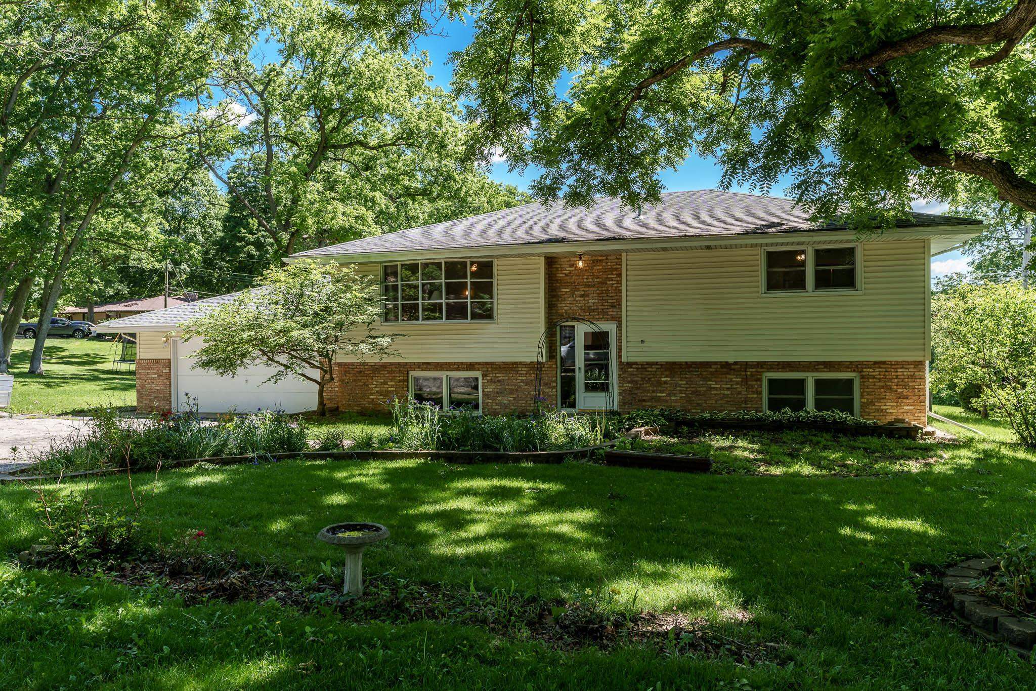 Property Photo:  4445 Wildwood Lane  IL 61101 