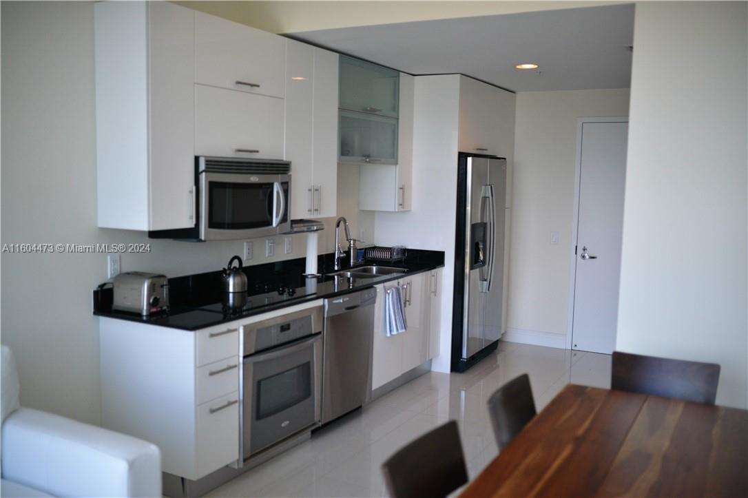 Property Photo: 60 SW 13th St 3015 FL 33130