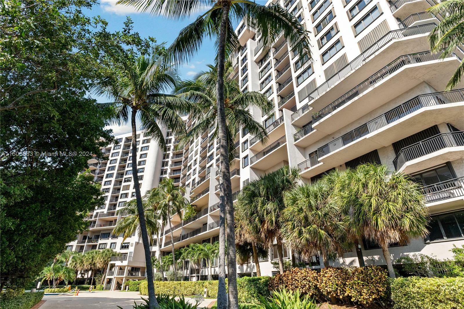 Property Photo:  540 Brickell Key Dr 620  FL 33131 