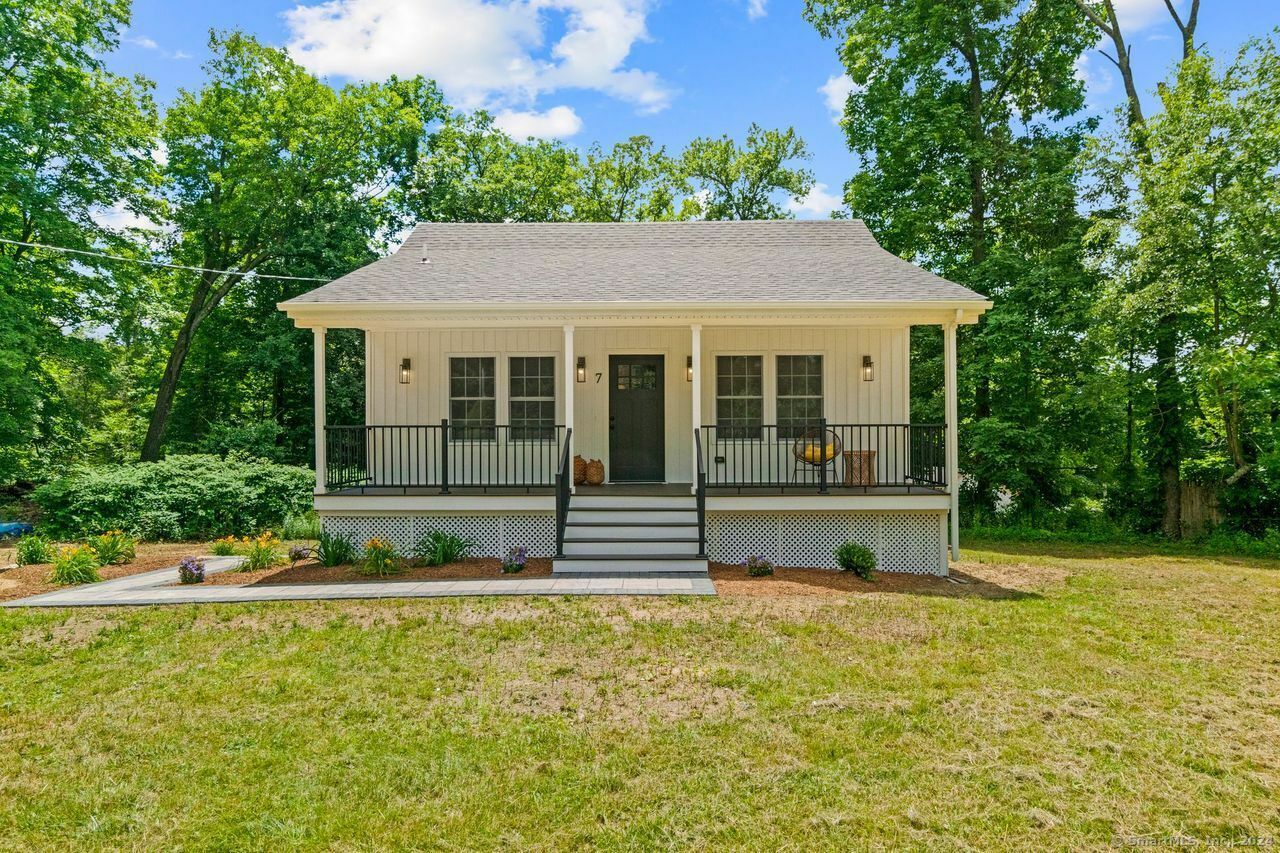 Property Photo:  7 Ithaca Road  CT 06812 