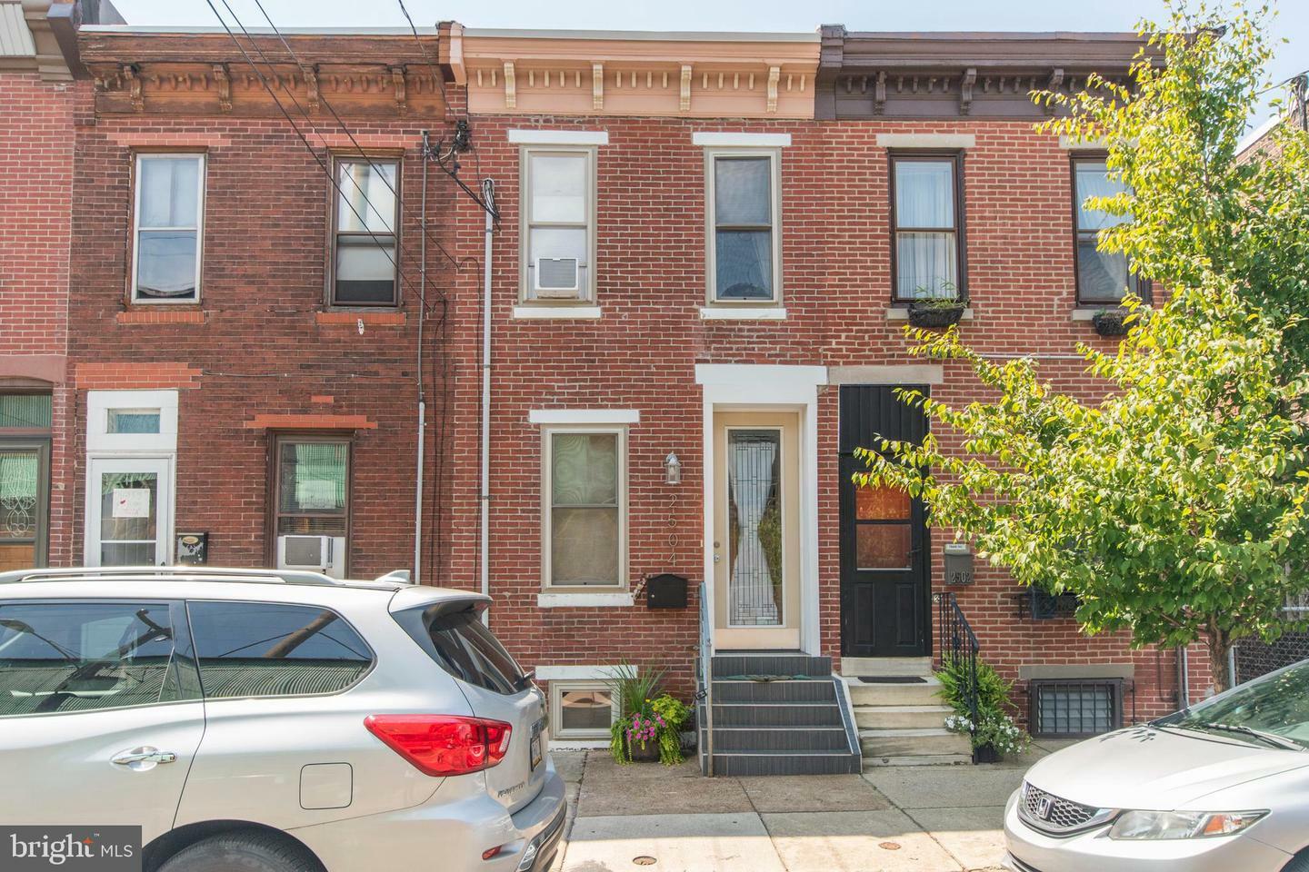 Property Photo: 2504 E Hagert Street PA 19125