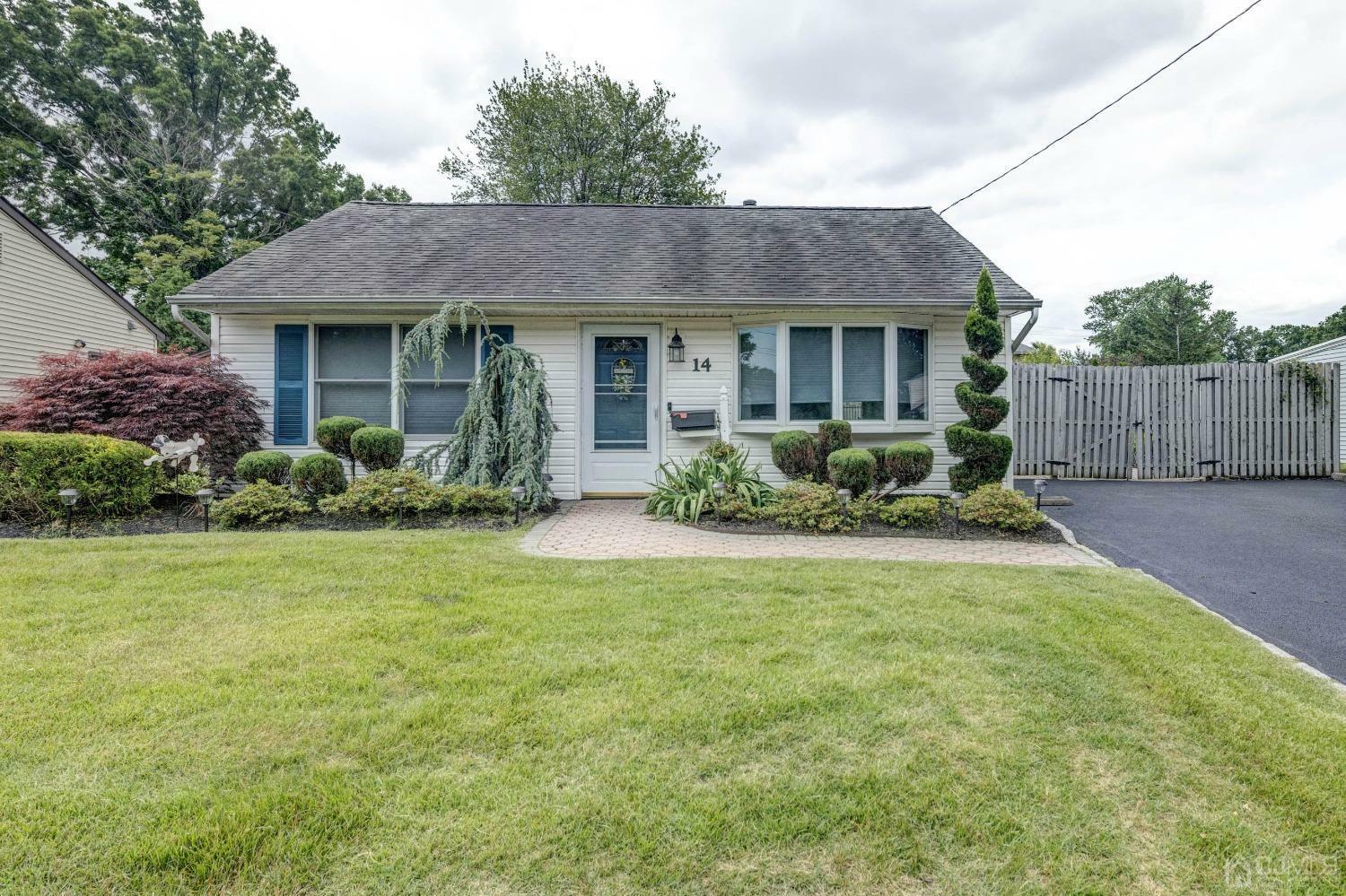 Property Photo:  14 Knollwood Road E  NJ 08817 