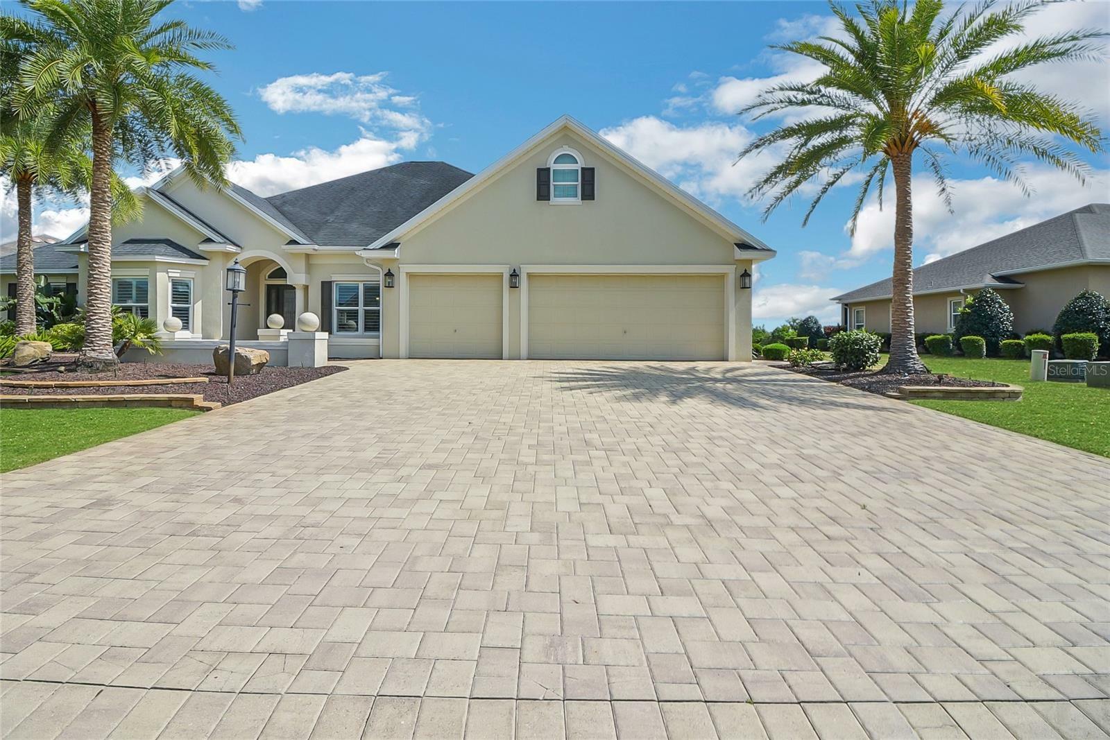 Property Photo:  919 Iron Oak Way  FL 32163 